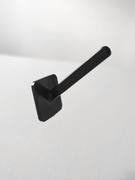 Černý plastový kolík 123-B