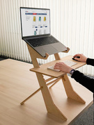 Dřevěný nastavitelný stojan pro notebook