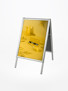 A stojan s kliprámem Classic 33, ostrý roh CL33SHA