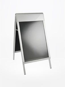 A stojan s kliprámem Prestige s výměnným logo panelem PRESACLP