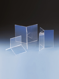 Pultový stojánek TRI/x