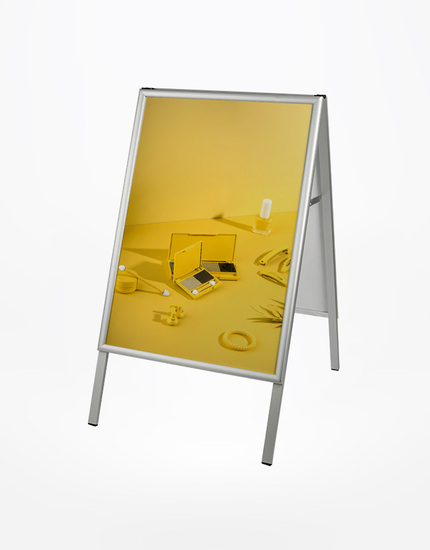 A Stand with Snapframe Classic 25, sharp corners CL25SHA A Stand with Snapframe Classic 25, sharp corners CL25SHA