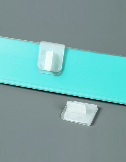 Držák poutače v liště 151